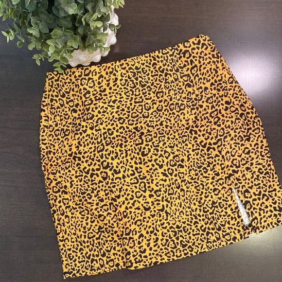 Leopard Mini Skirt NWT - Picture 1 of 5